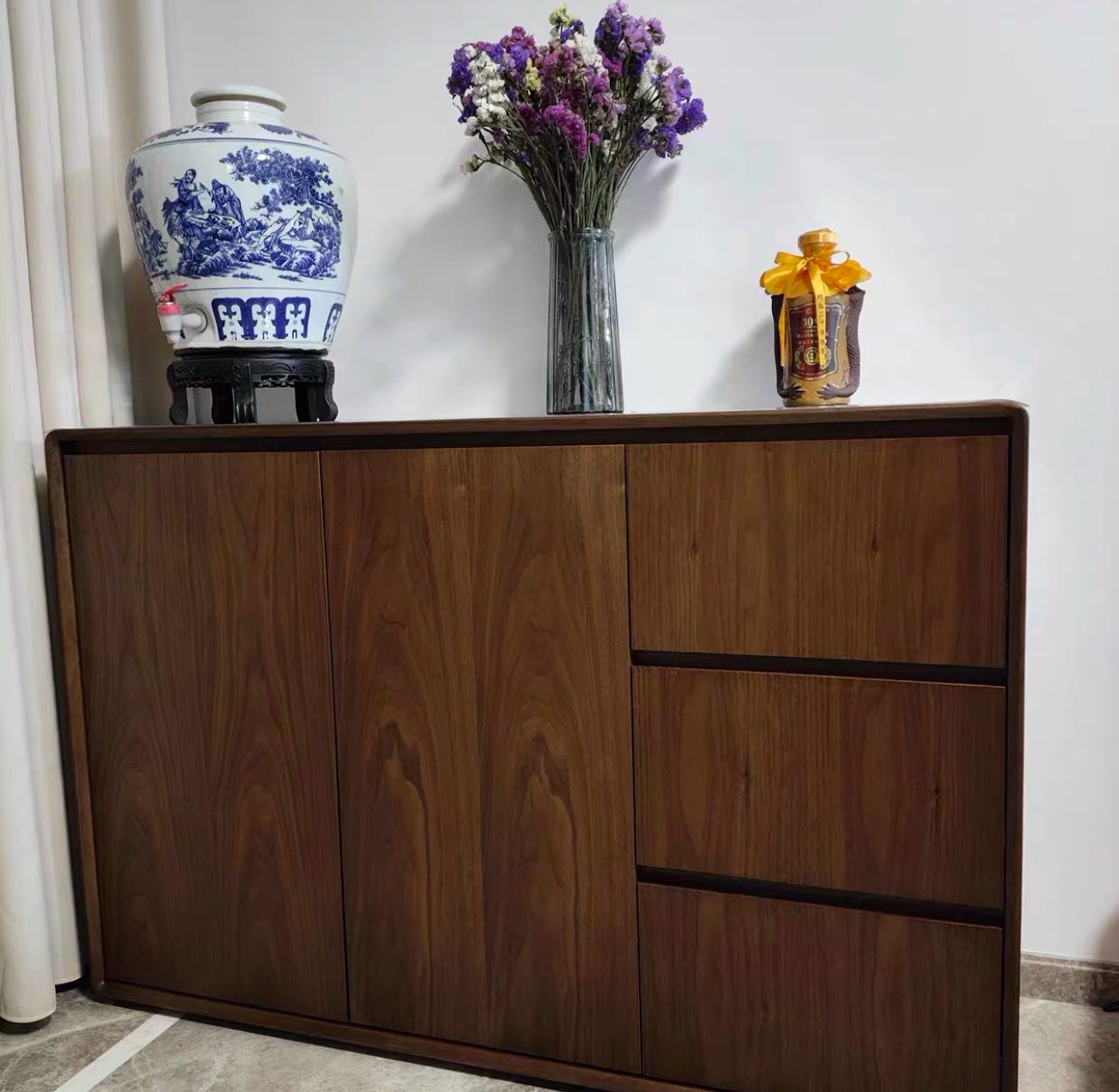 Avis Sideboard Buffet Hutch Display Cabinet -