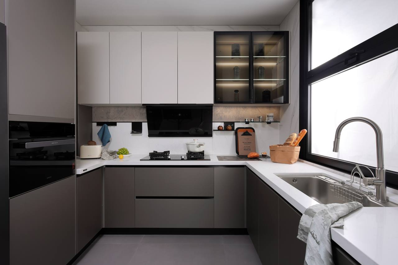 Custom Kitchen Cabinet
